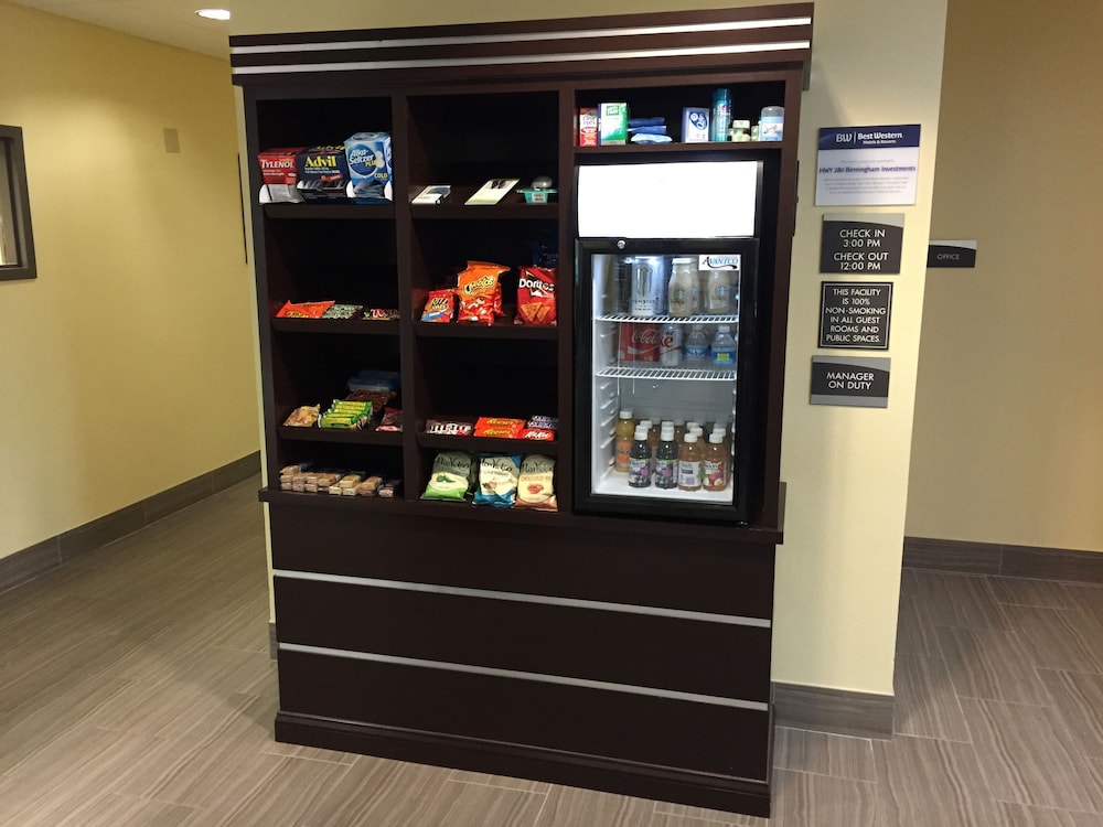 Best Western Plus Birmingham Inn & Suites 22/37