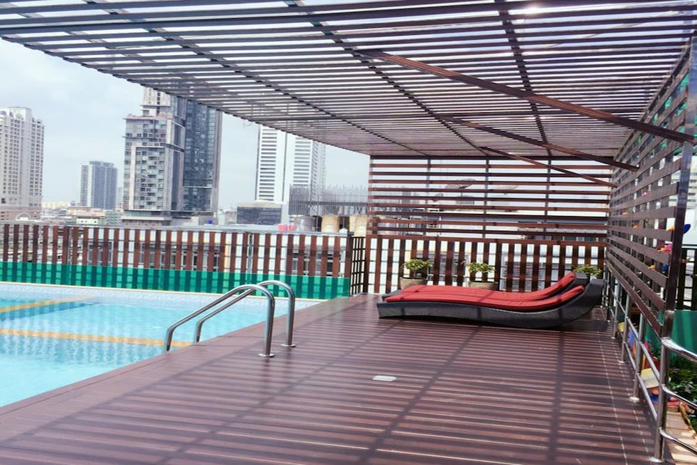 Top High Airport Link Hotel 2/47