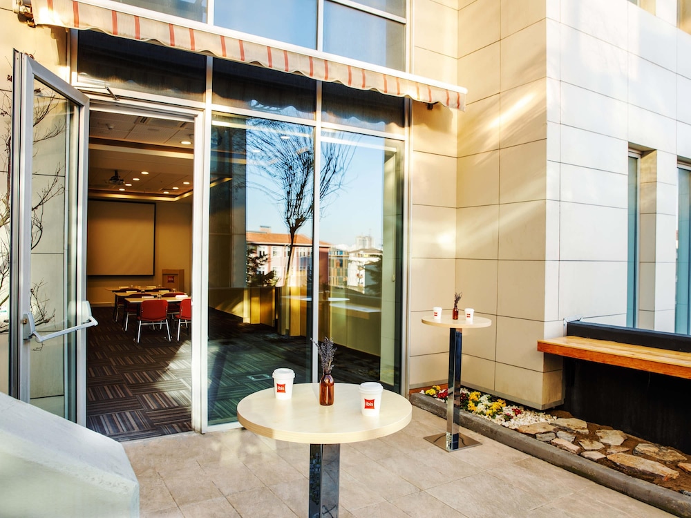 Ibis Istanbul Esenyurt 74/74