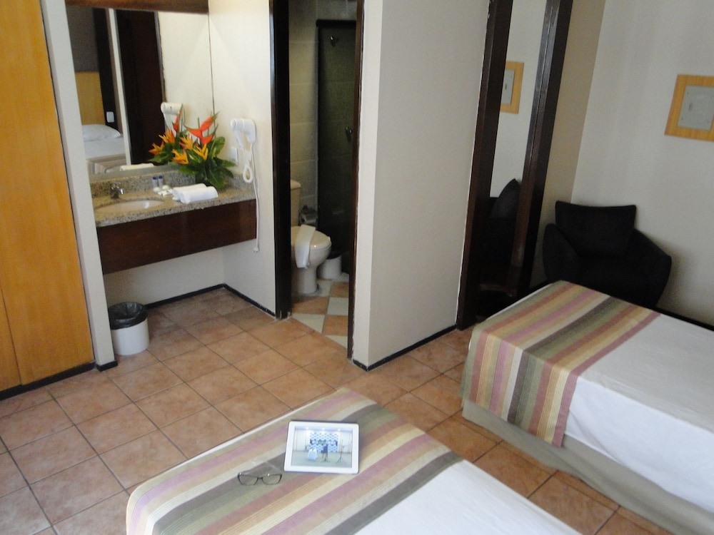 Plaza Praia Suites 37/75