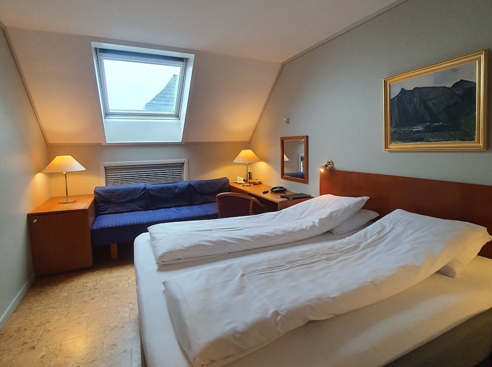 First Hotel Breiseth 21/84