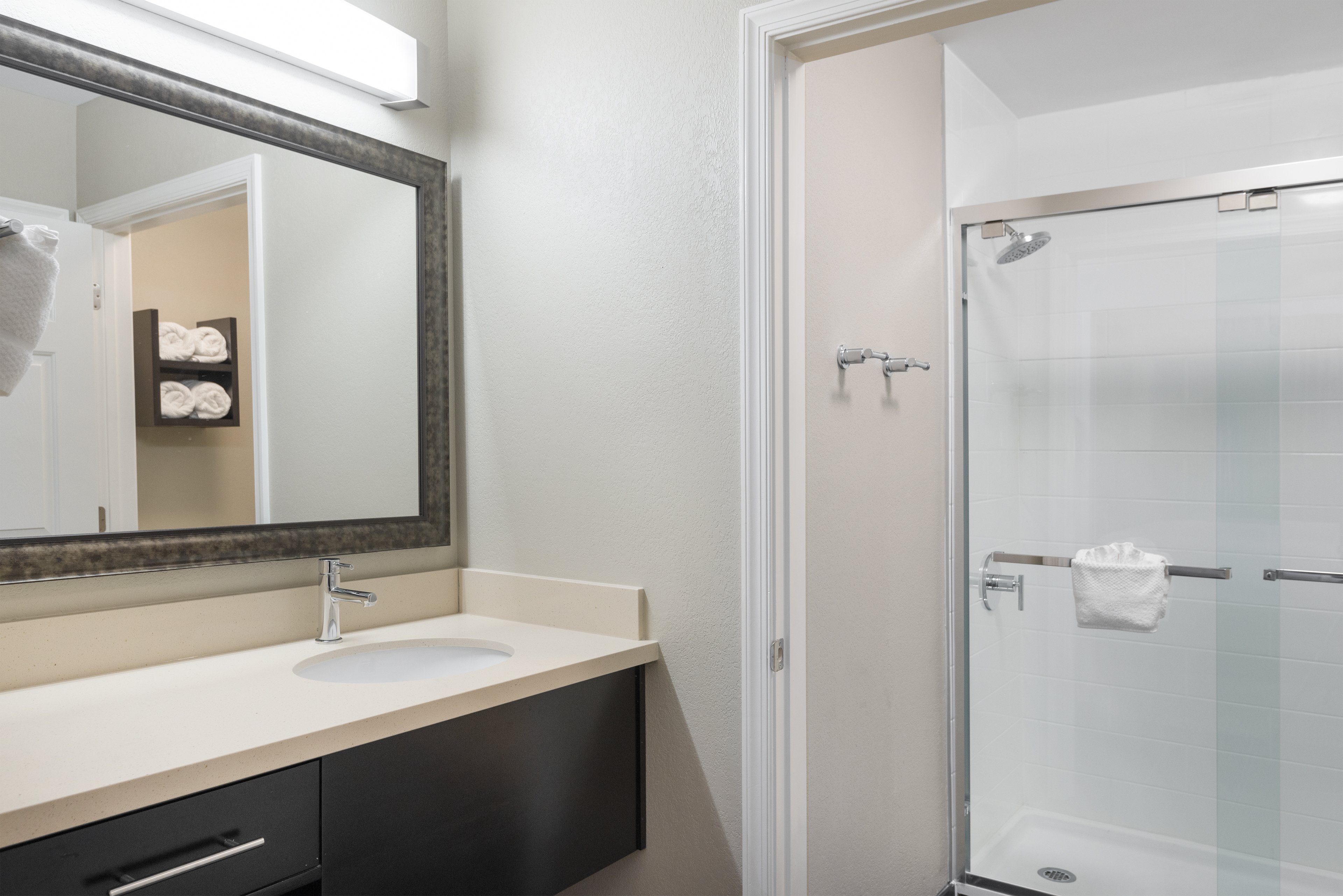 STAYBRIDGE SUITES CHANTILLY - DULLES AIRPORT 72/73