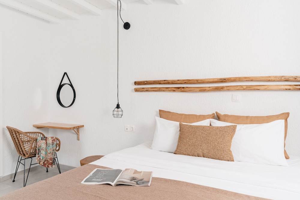 ROOM, TRIPLE, SEA VIEW