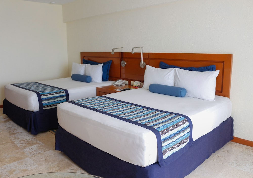 Plaza Pelicanos Grand Beach Resorts 21/65