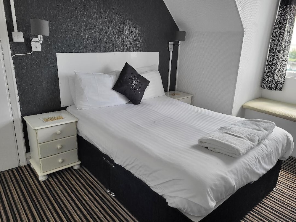 North Parade Seafront Accommodation 9/50