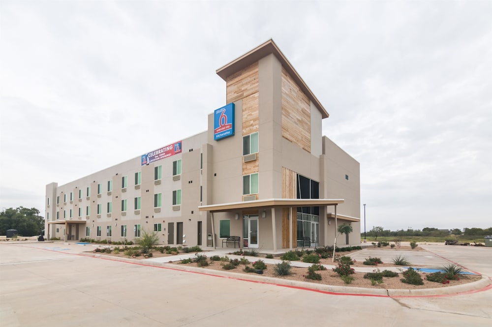 Days Inn & Suites by Wyndham Colorado City/I-20 5/37