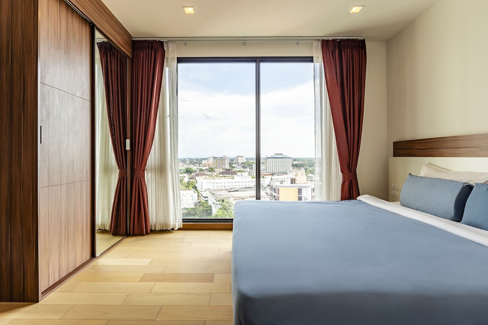 1 BEDROOM, SUITE, CITY VIEW, GARDEN AREA