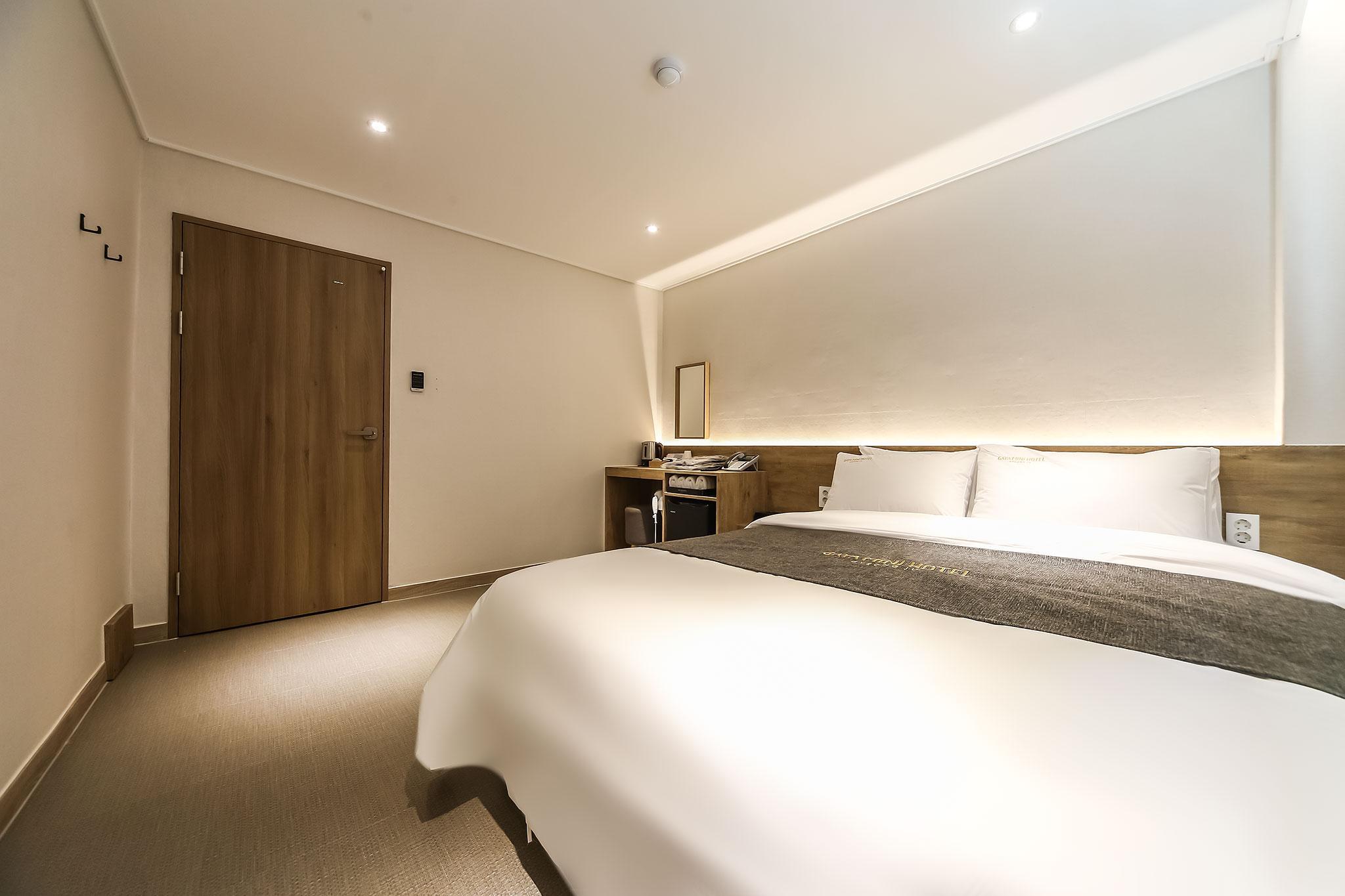 Standard, King Bed