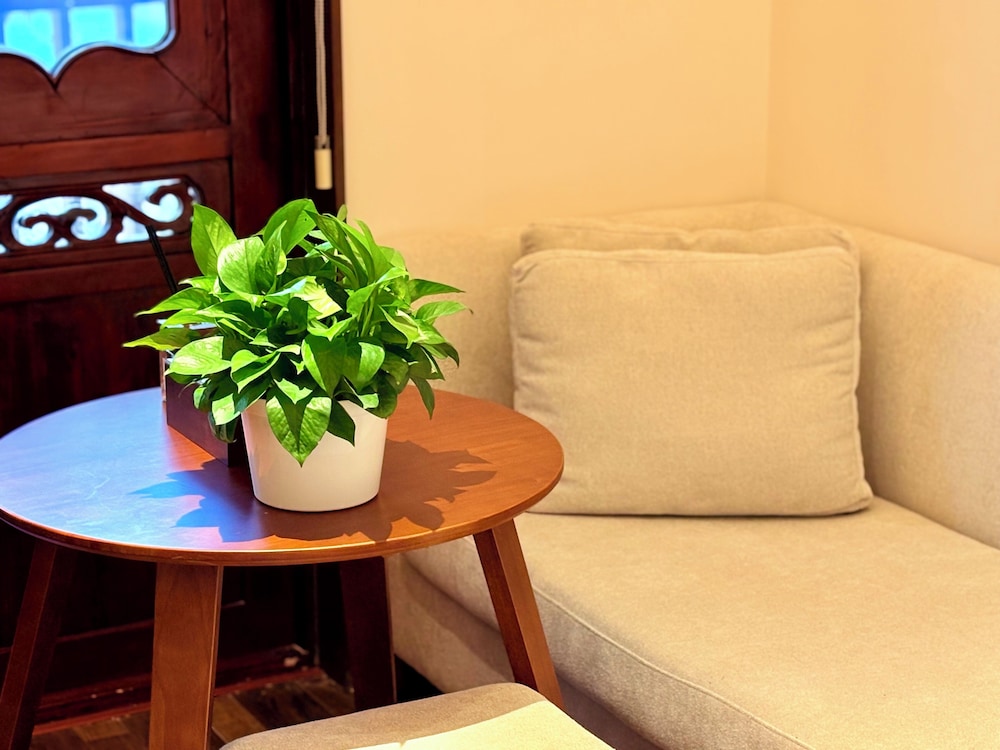 The Jingshan Garden Hotel 45/66