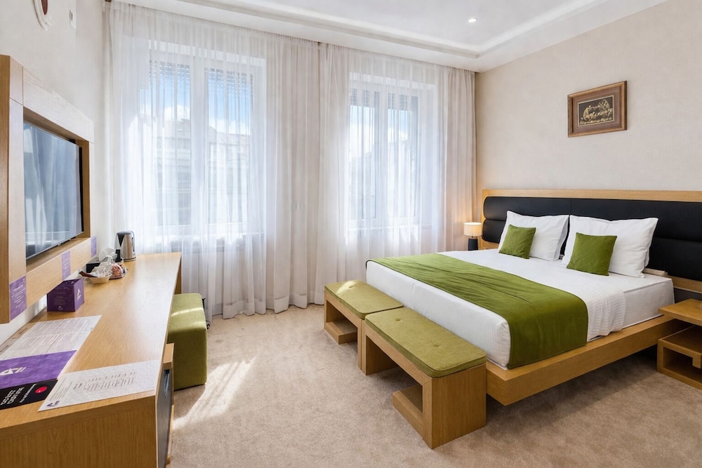 Atera Business Suites 10/42