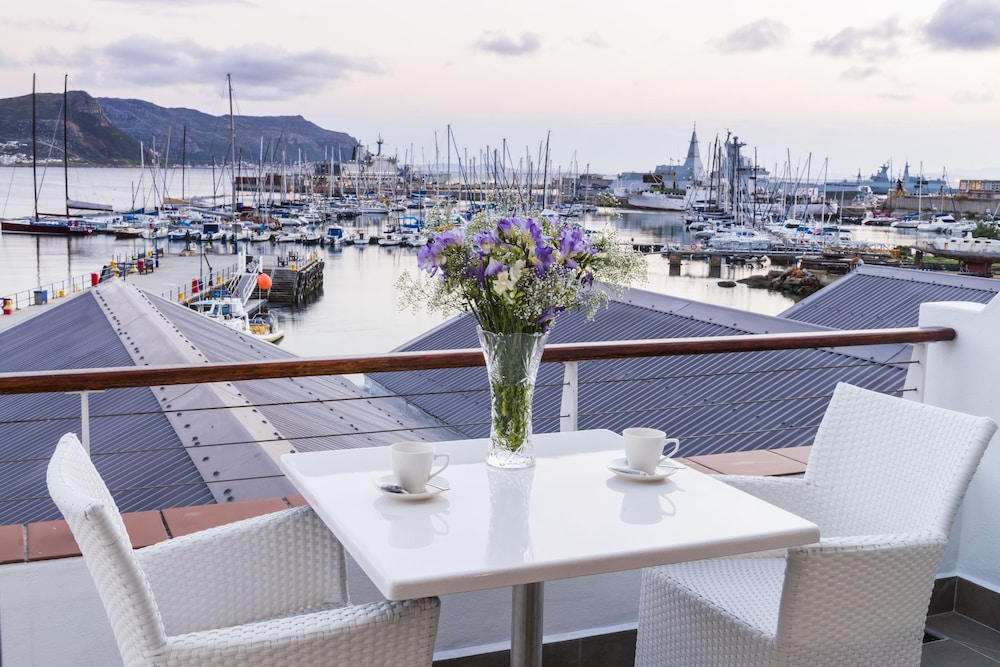Simon's Town Quayside Hotel 47/60