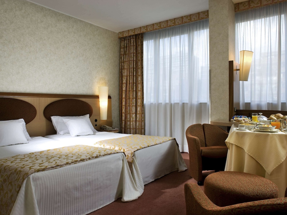 SUPERIOR, TWIN BEDS