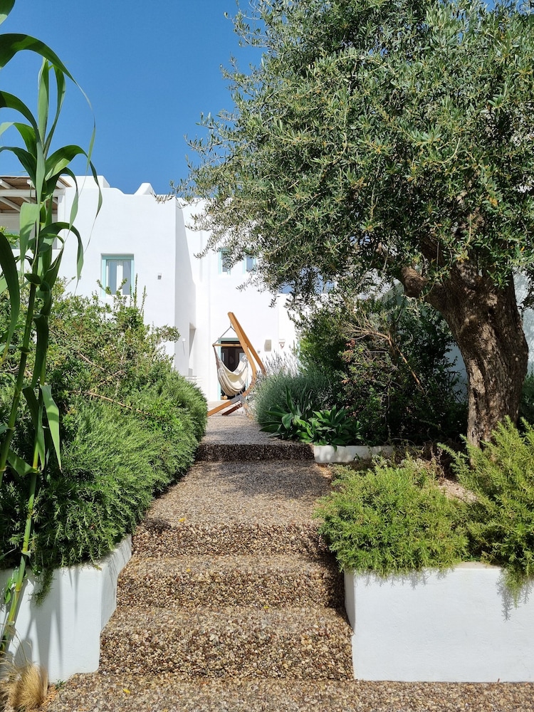 Majo Suites 55/60
