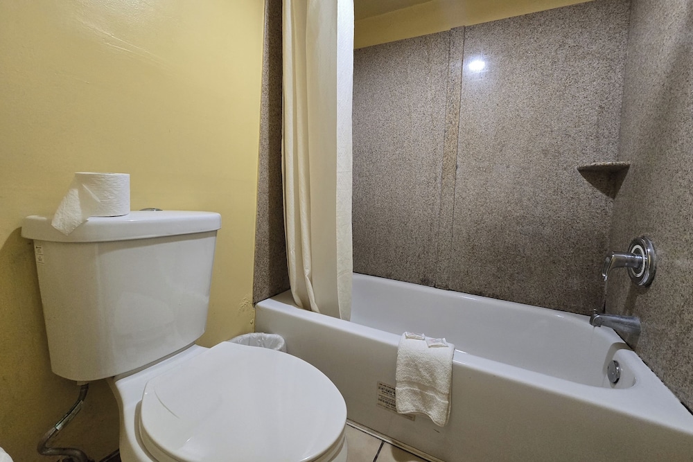 Sunrise Inn By OYO Newport News US-60 49/53