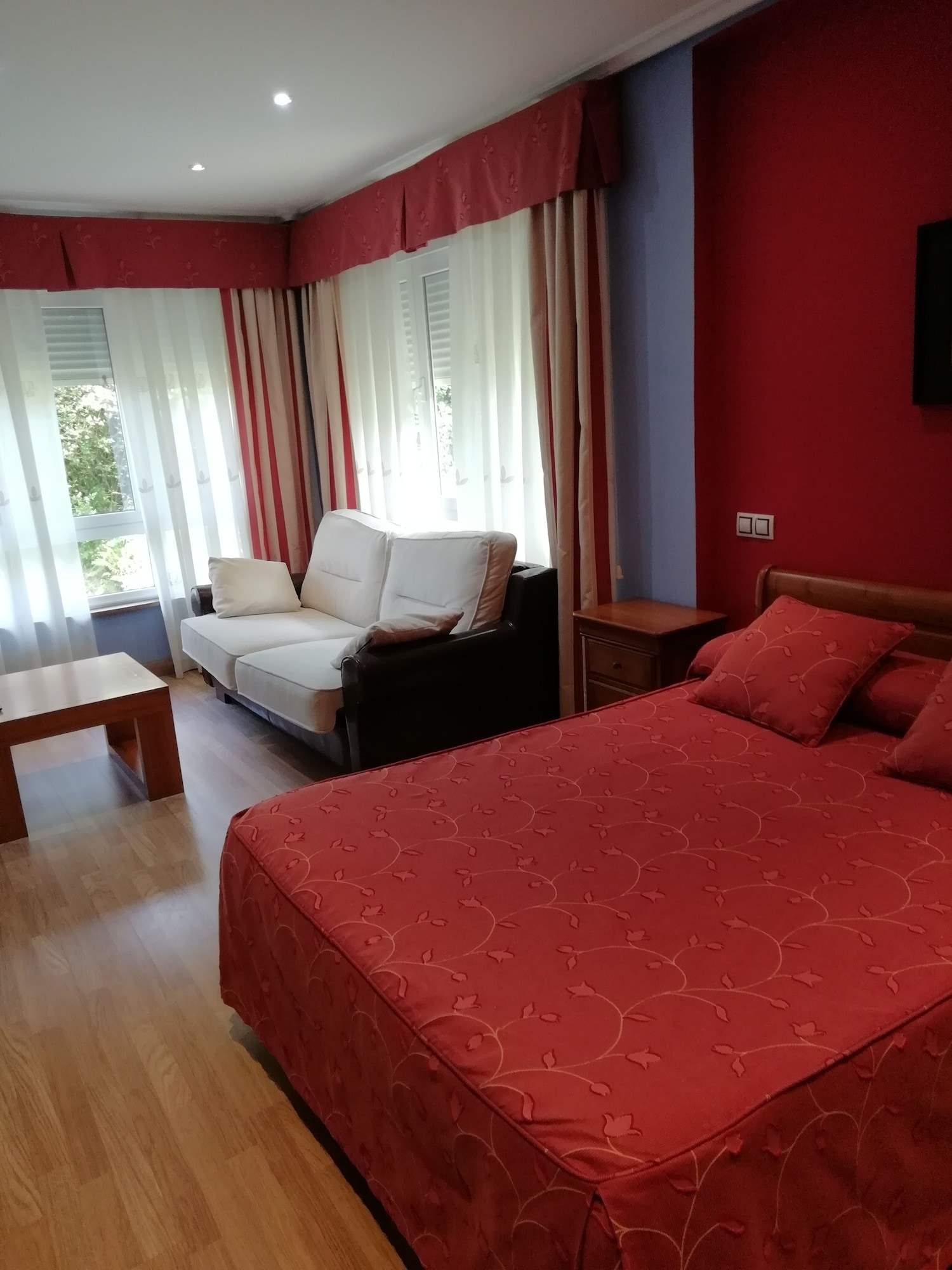 Room, Double Bed