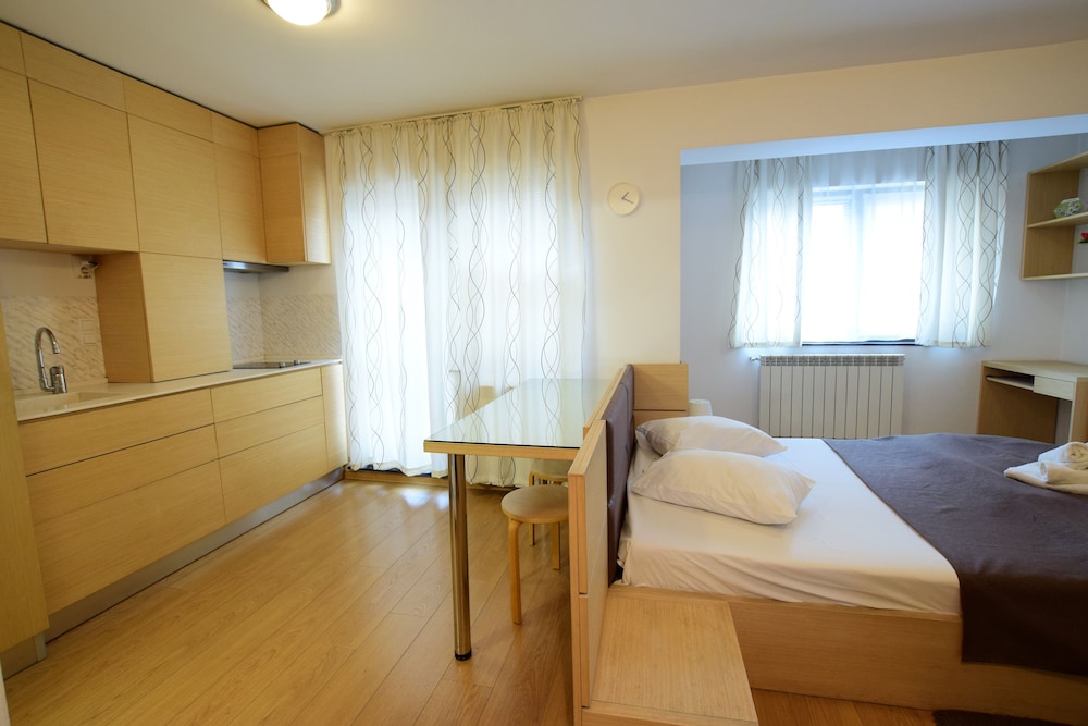 Decebal Residence Apartments 43/80