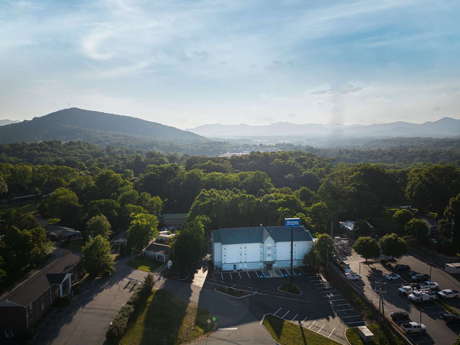 Rodeway Inn & Suites Near Outlet Mall - Asheville 29/30
