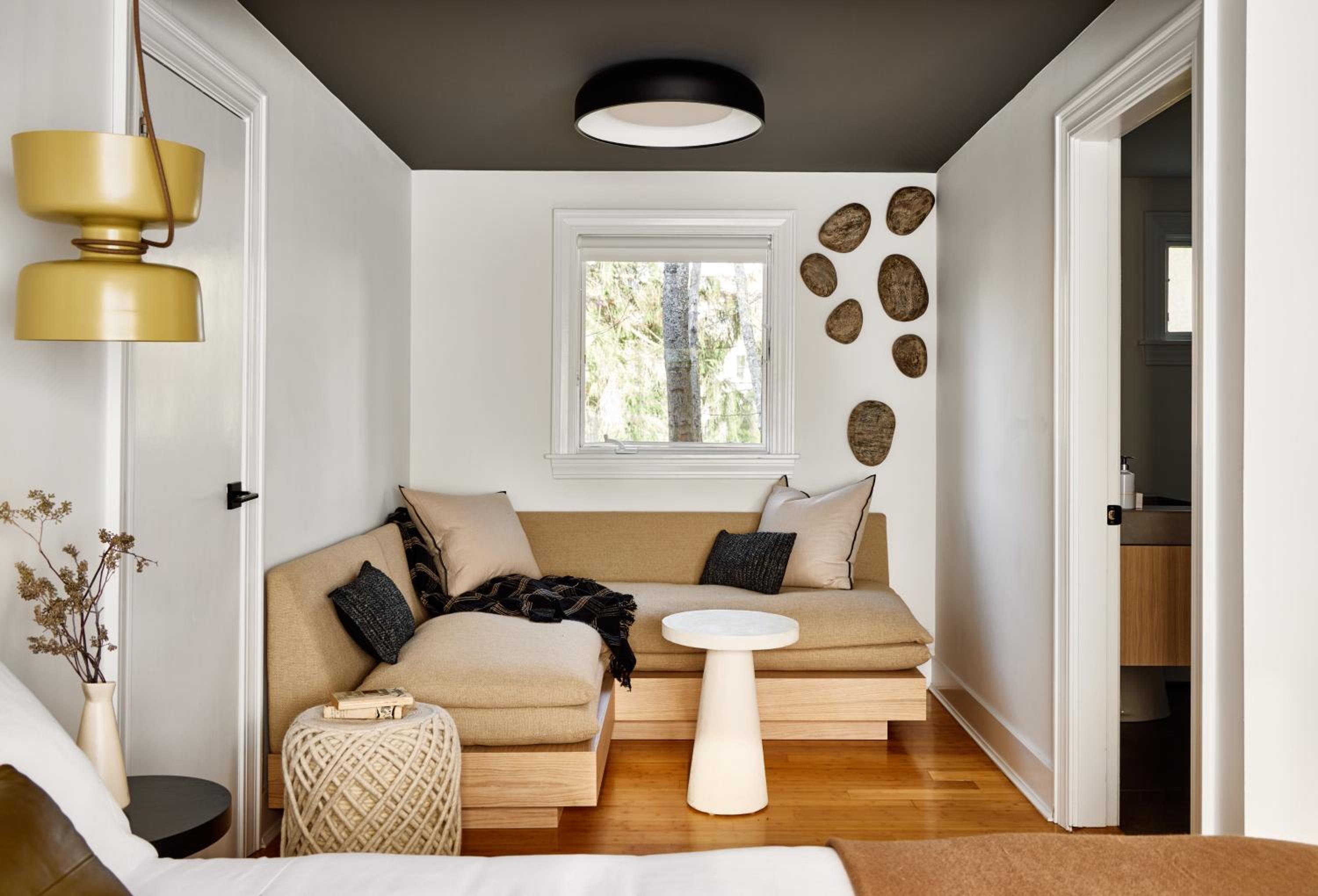 Studio, Cabin