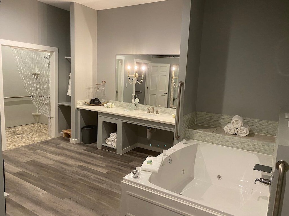 Belamere Suites 18/20