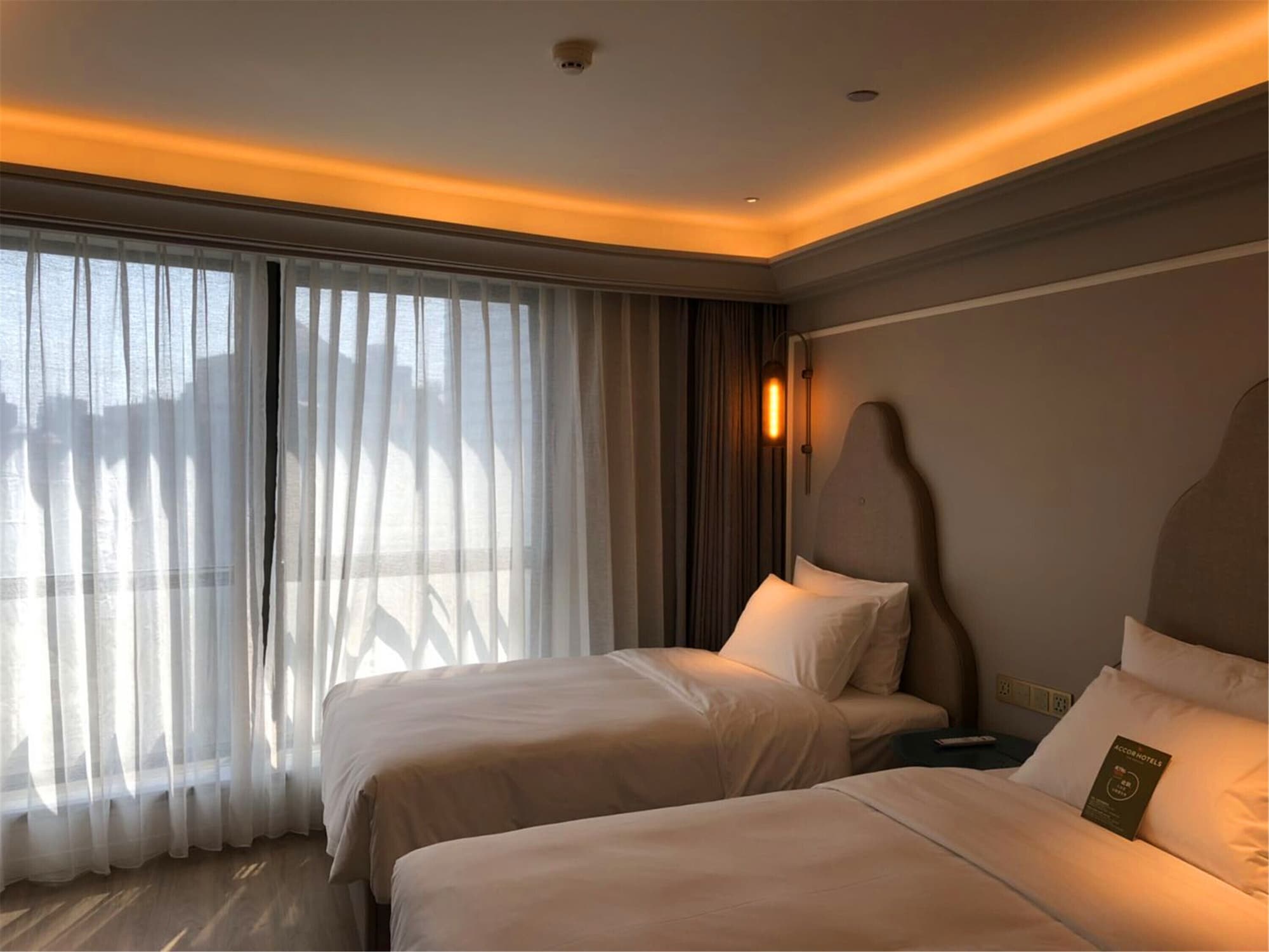 SUPERIOR, TWIN BEDS