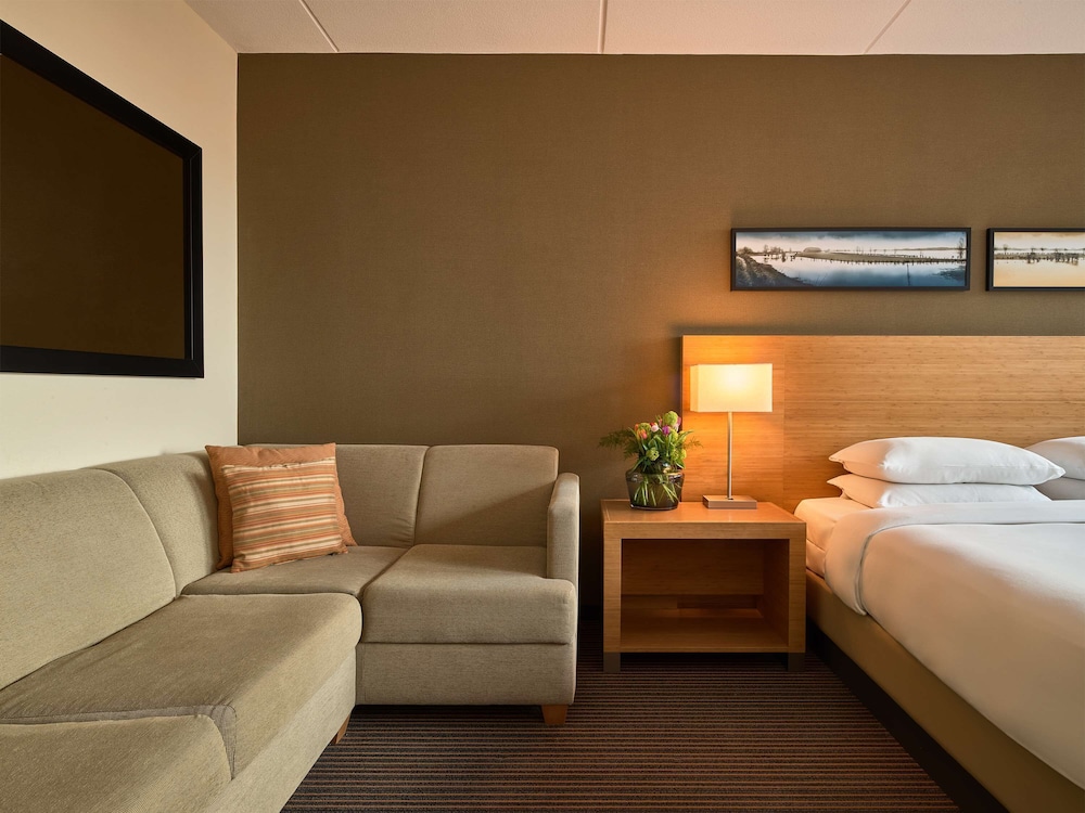 ROOM, KING BED, SOFA, HIGH FLOOR