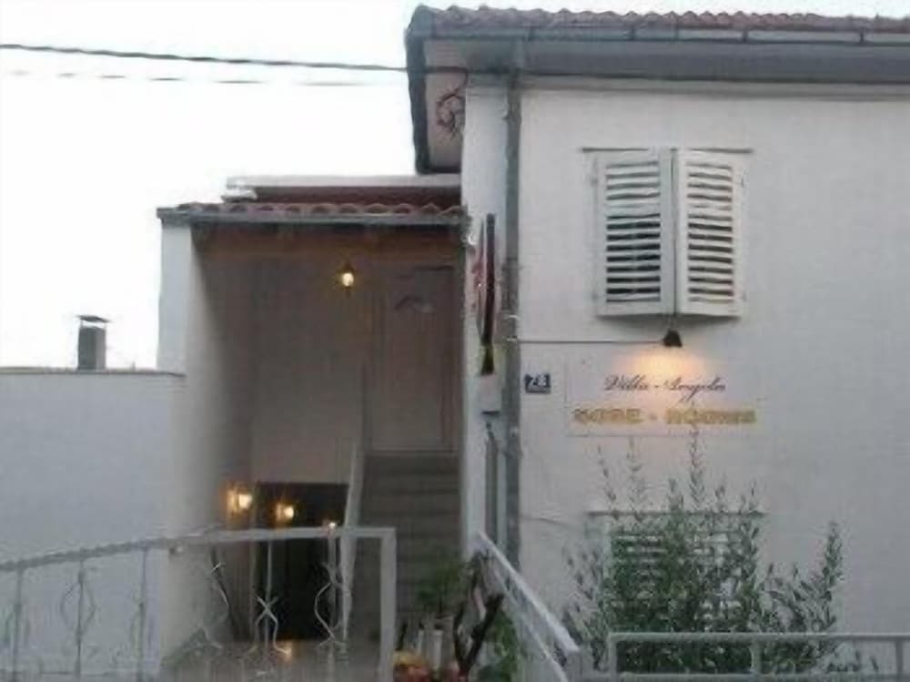 Villa Angela 7/80