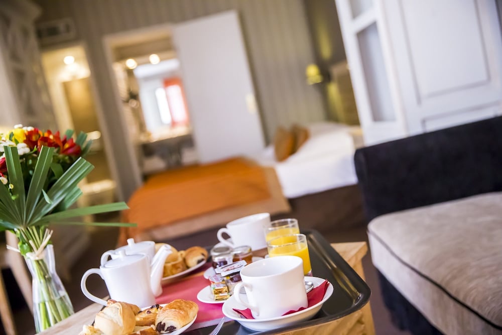 Qualys Hotel Almoria 55/75