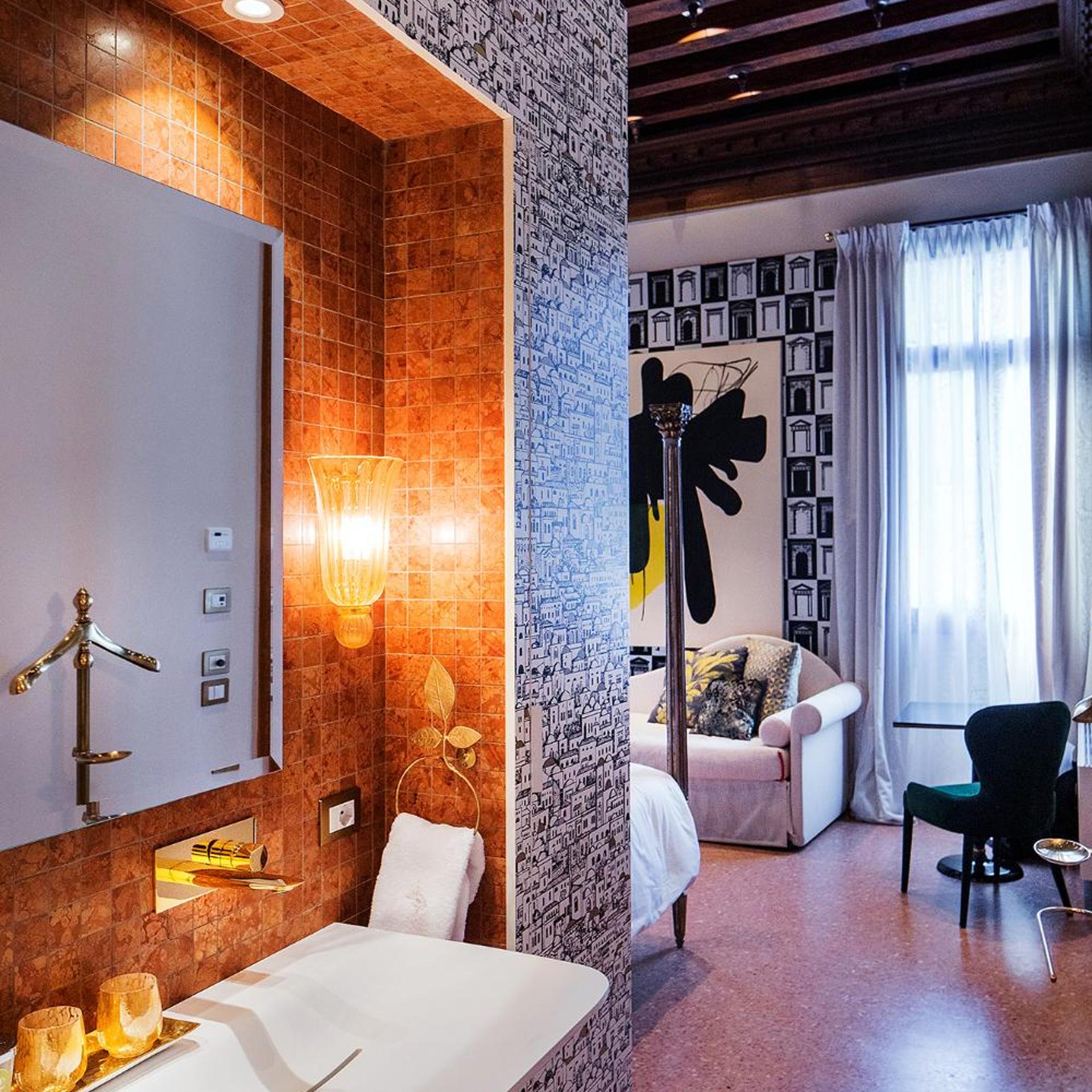 Deluxe, Suite