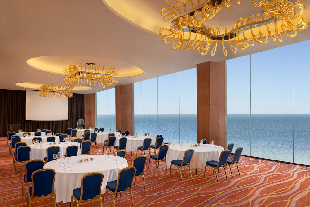 Radisson Hotel Colombo 55/62