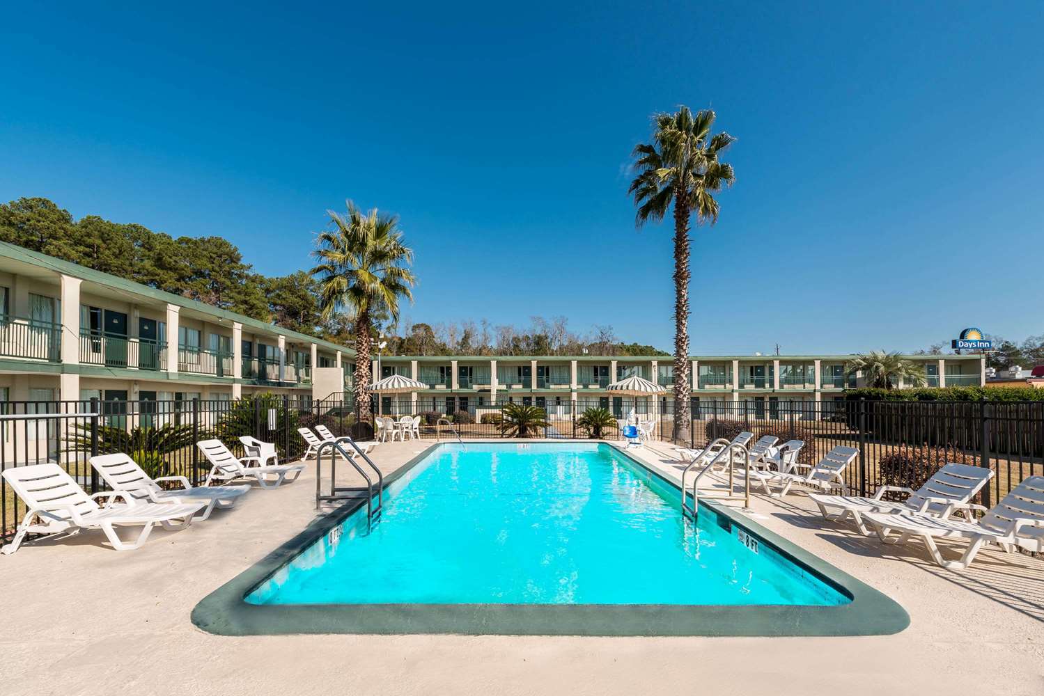 Days Inn by Wyndham Richmond Hill/Savannah 17/17