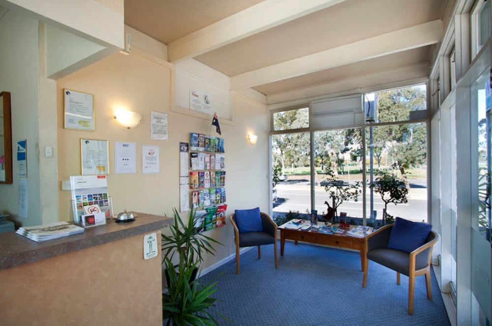 PARKVILLE MOTEL 36/56
