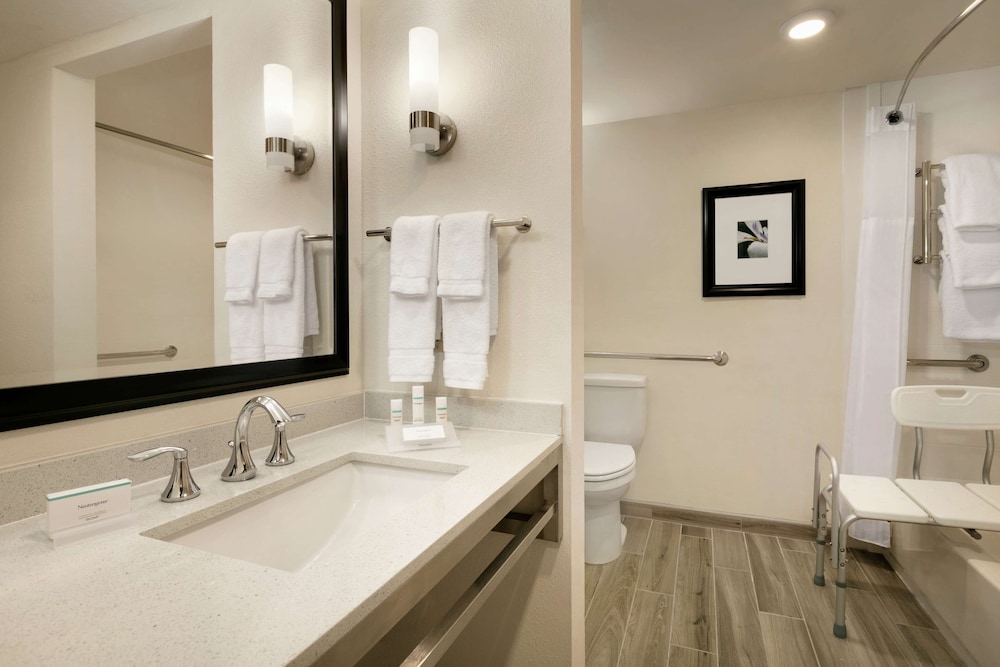 Hilton Garden Inn Statesville 9/40