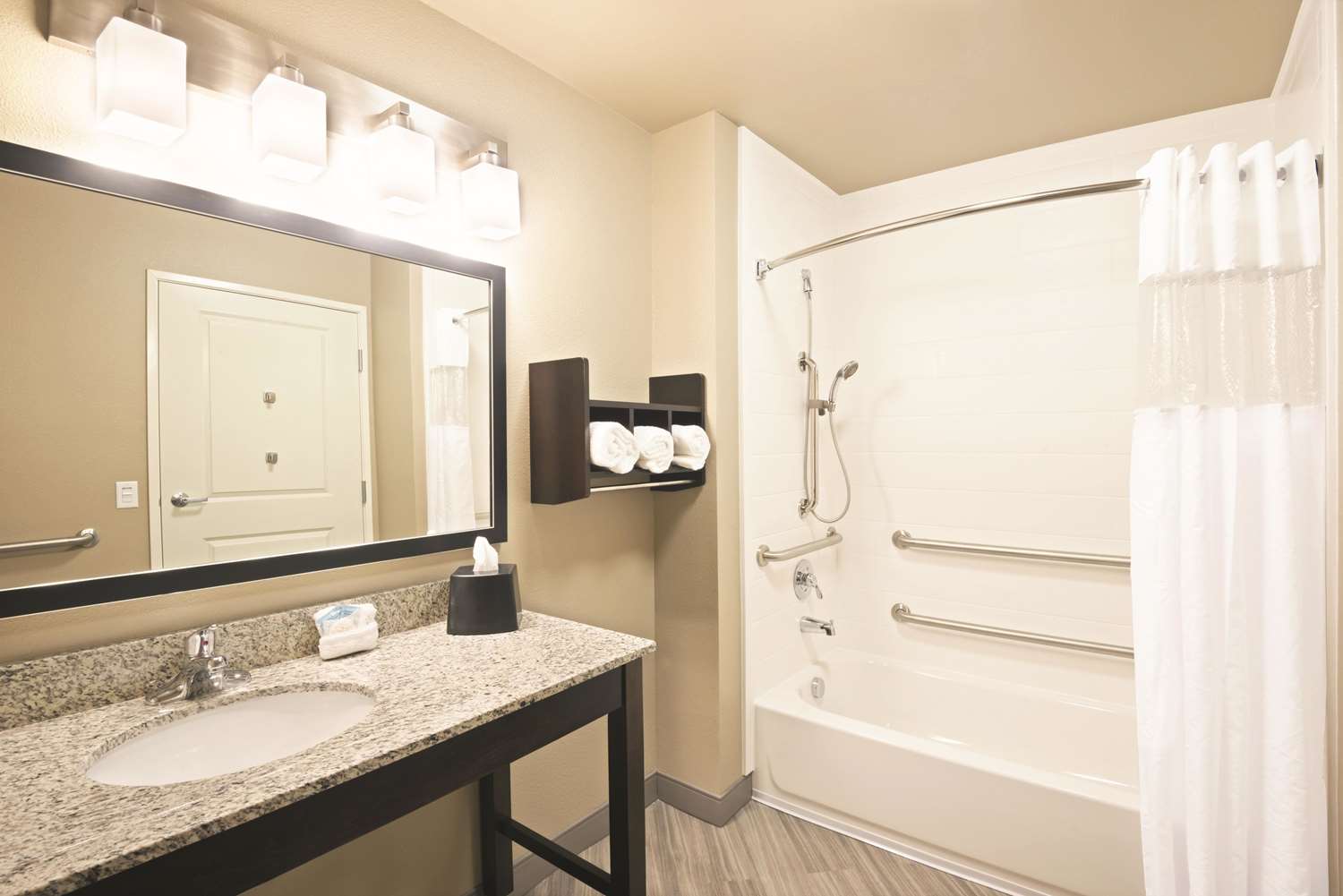 La Quinta Inn and Suites by Wyndham Billings 42/44