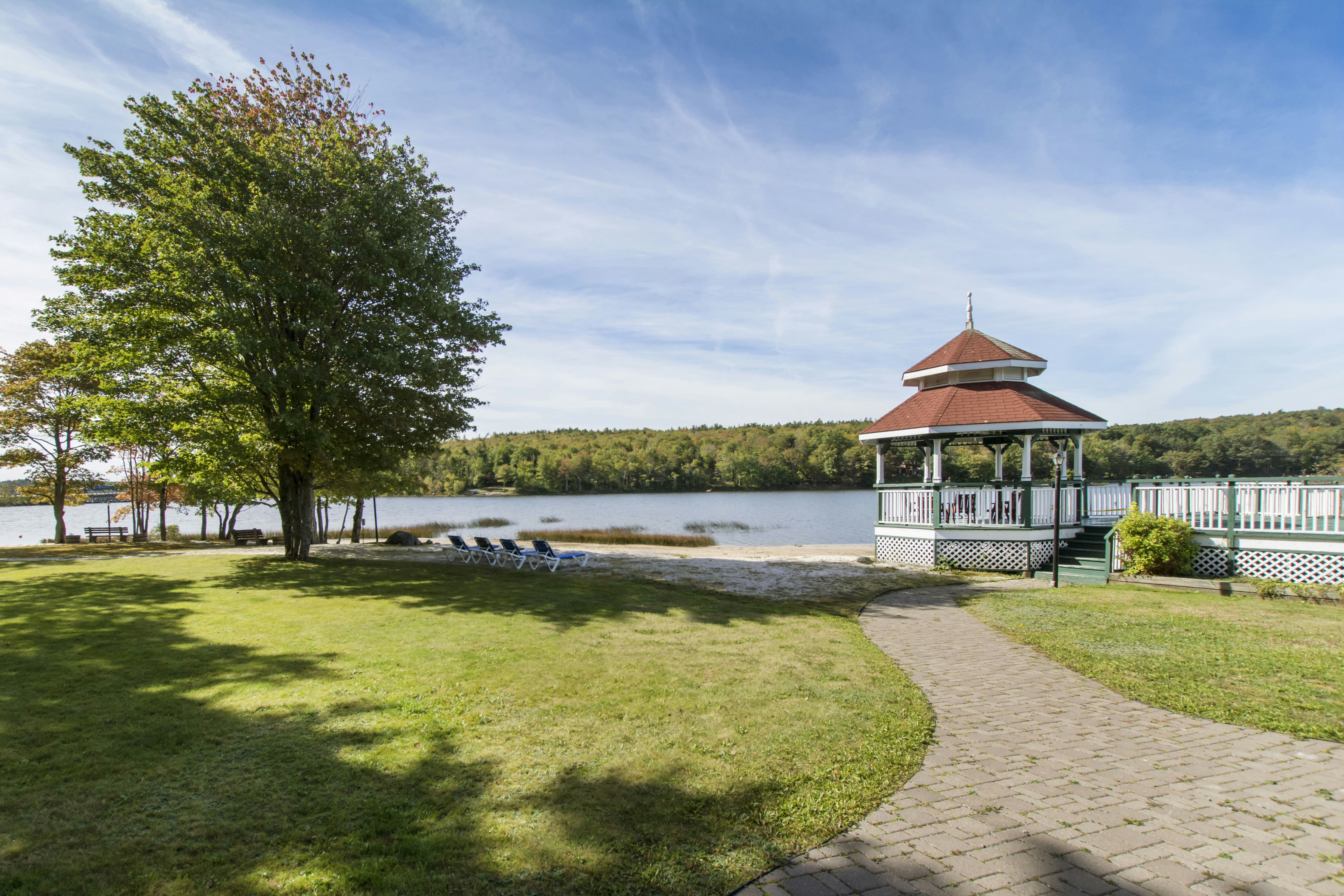 Inn On The Lake 19/29