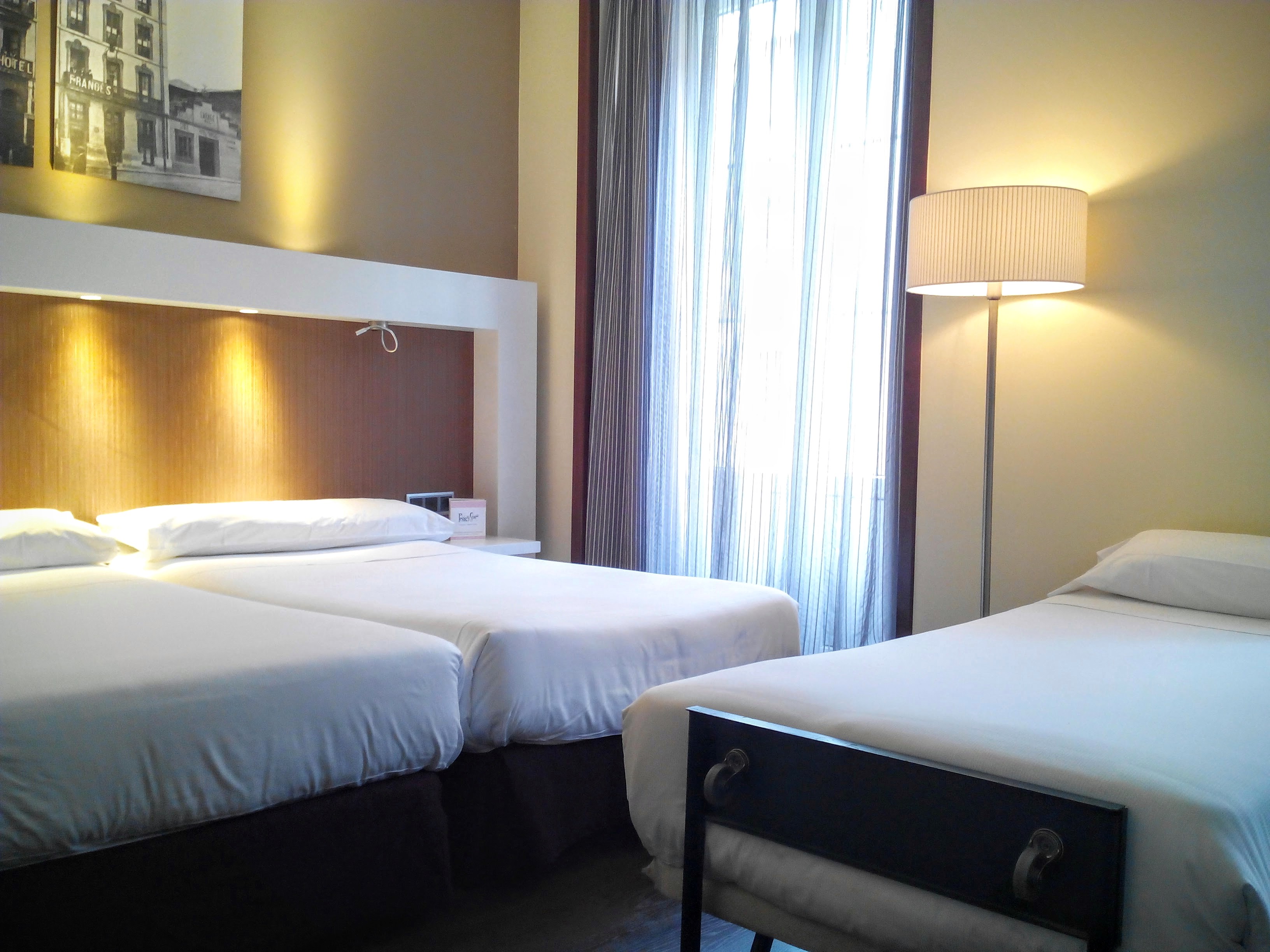 ROOM, TRIPLE