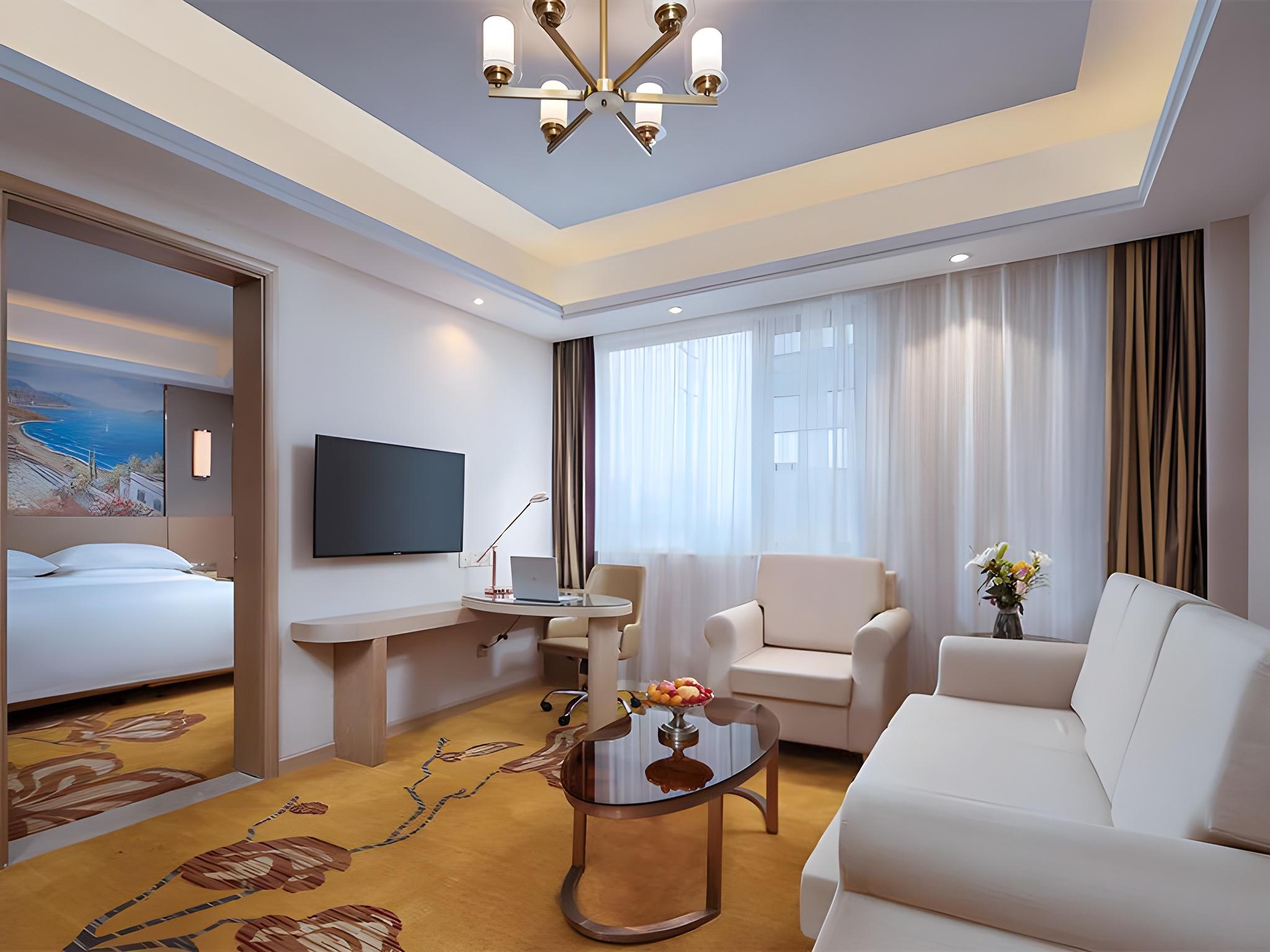 Vienna International Hotel (Haimen Pedestrian Street) 36/40