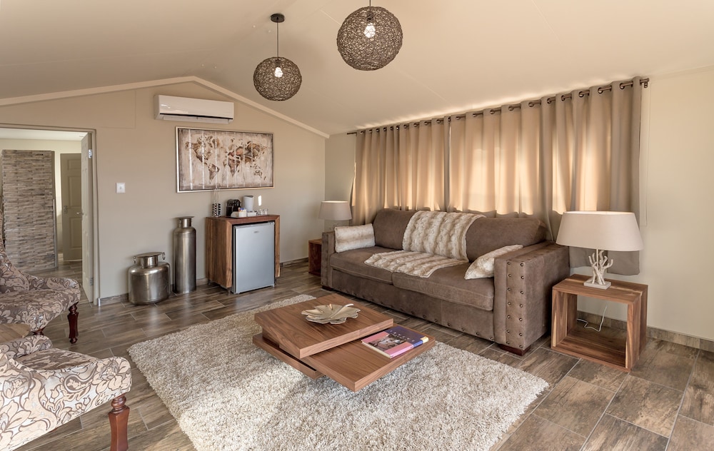 Sossusvlei Lodge 40/70