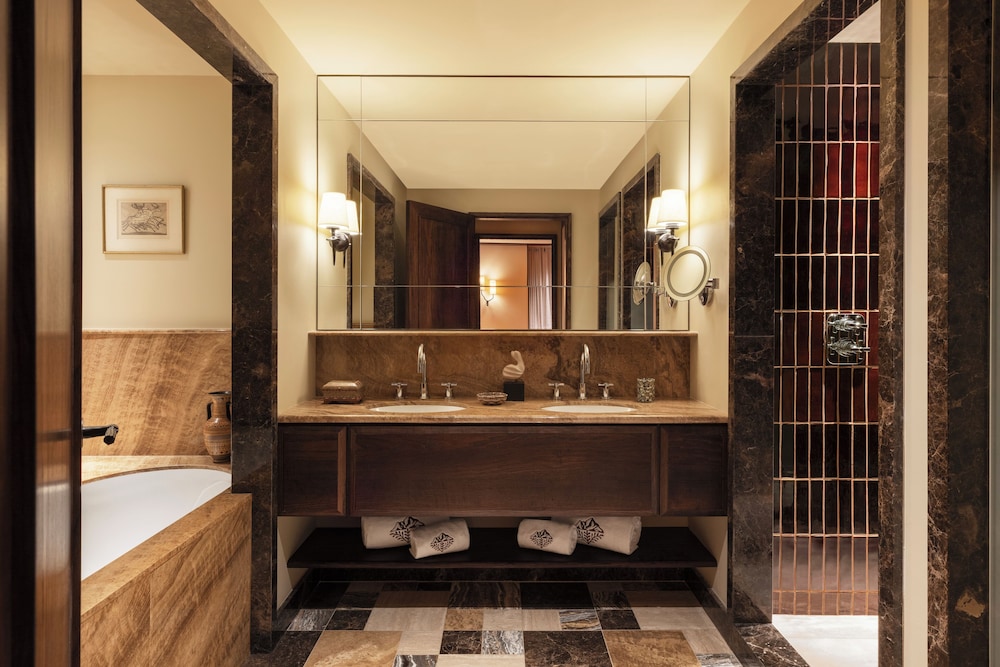 Hotel le Saint Roch 39/39