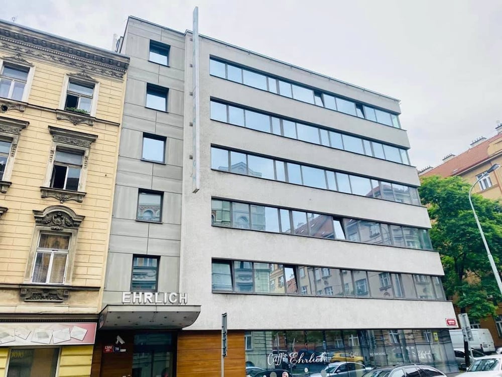 EHRLICH HOTEL 2/34