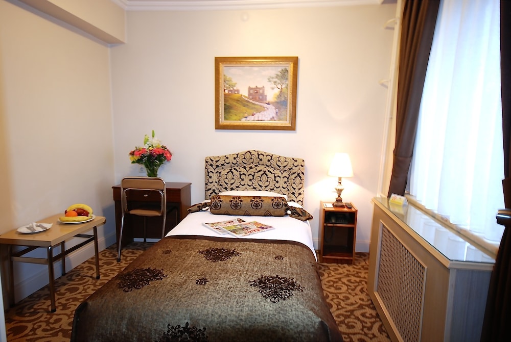 Hotel Mithat 27/60