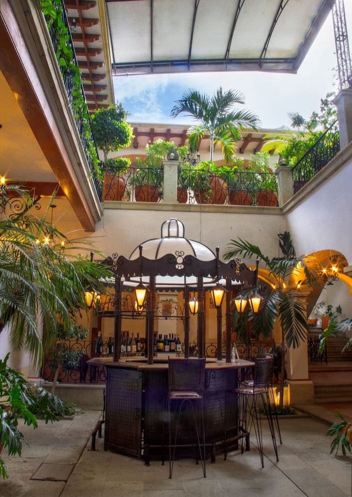 Los Pilares Hotel 5/63