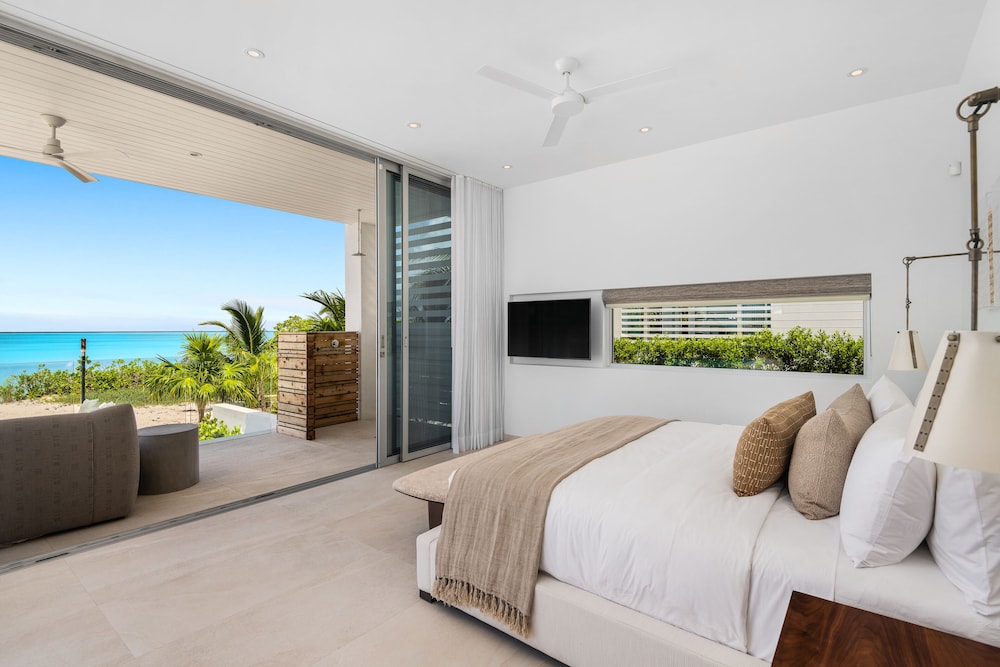 Beach Enclave Long Bay 16/50