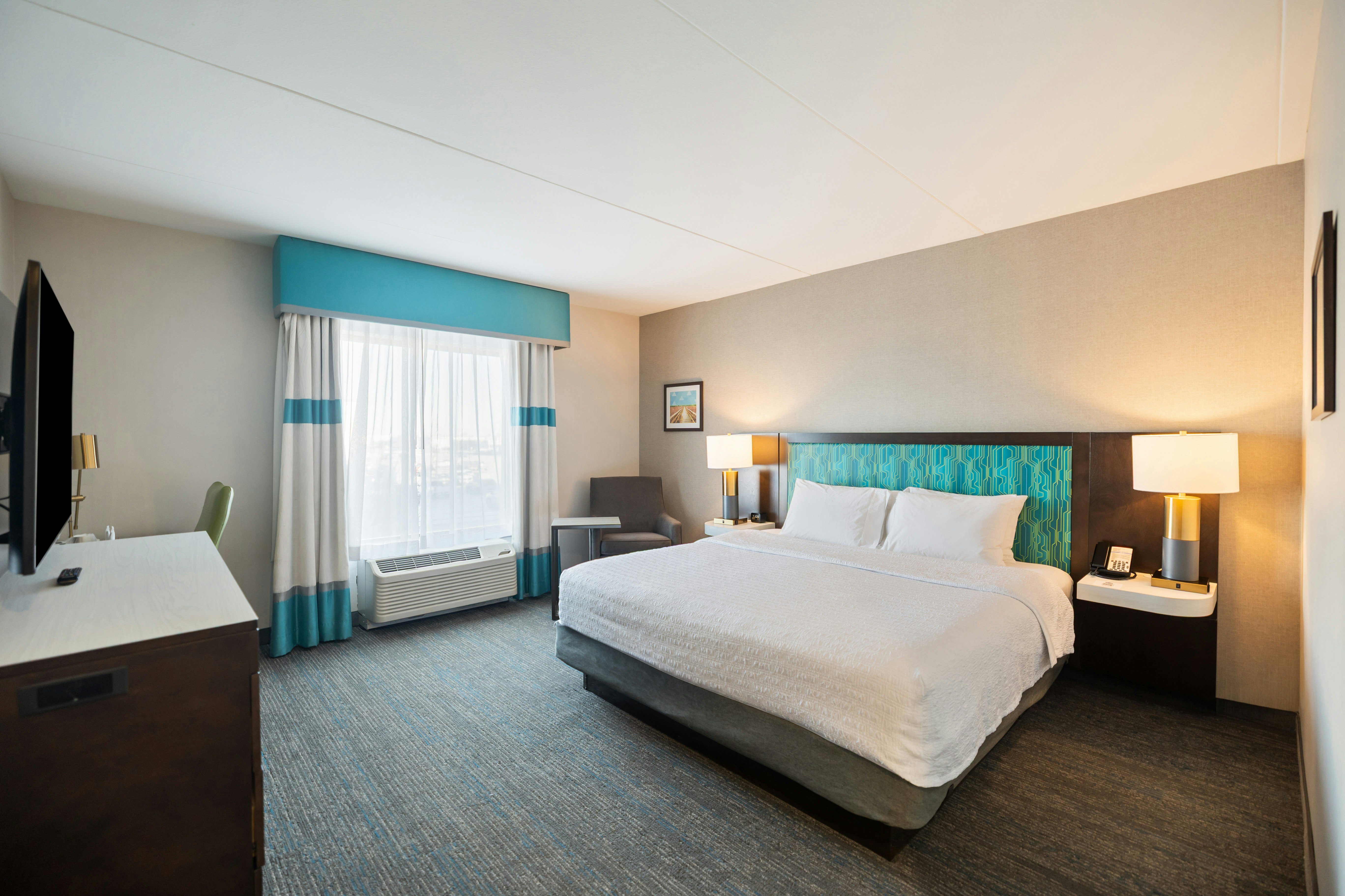 ROOM, KING BED