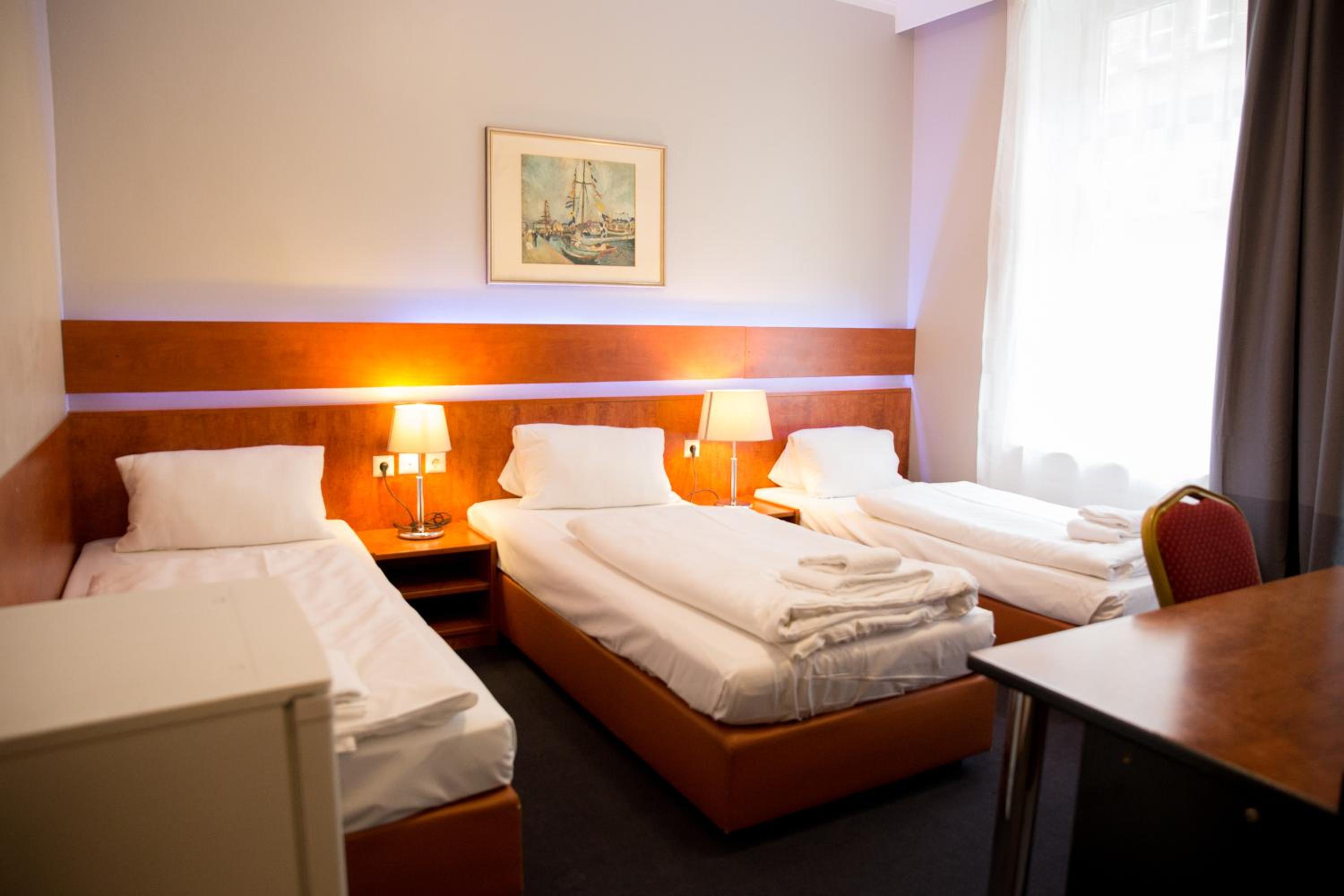 City Hotel - HEEFA OHG 6/21