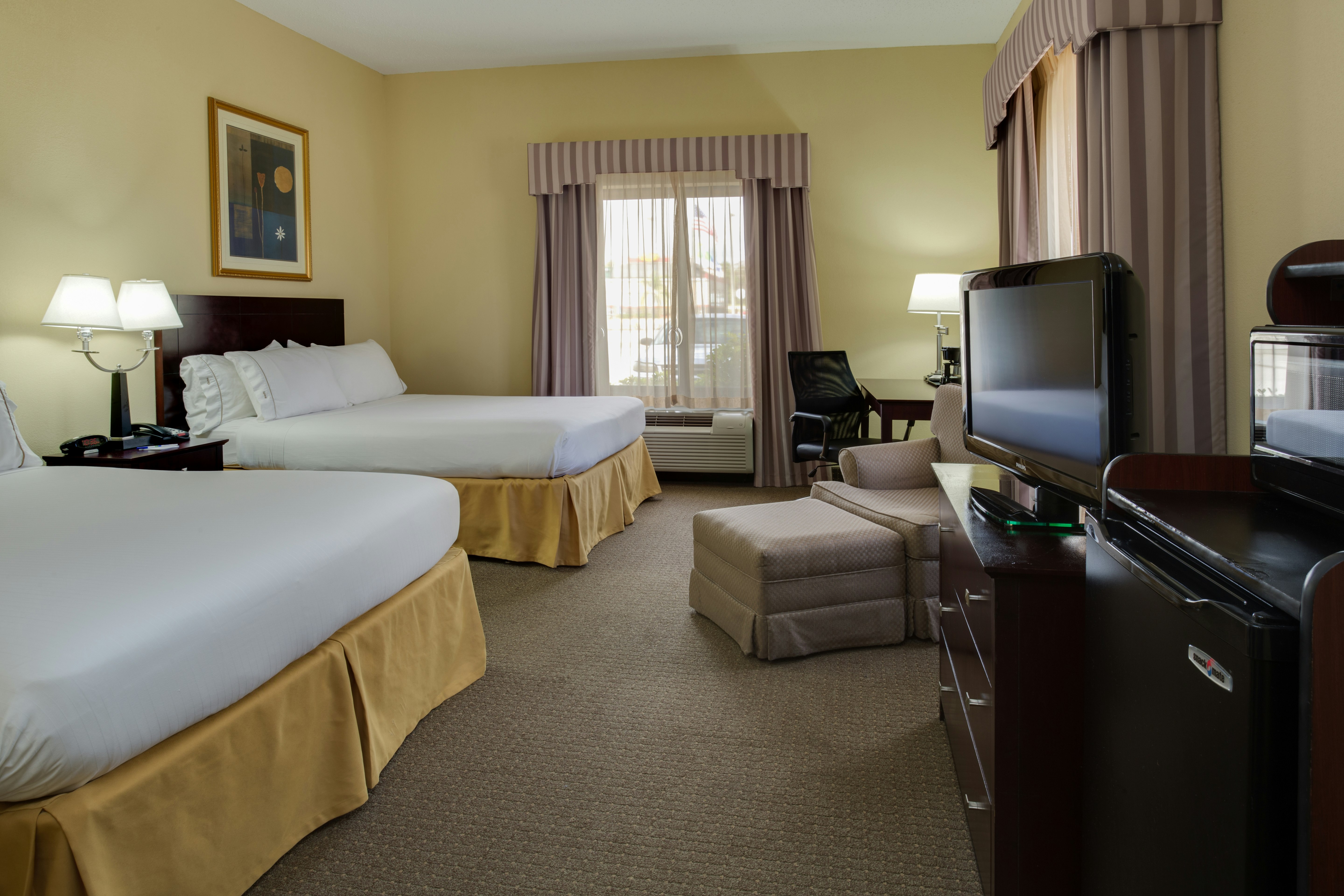 Holiday Inn Express Hotel & Suites Sebring 26/73