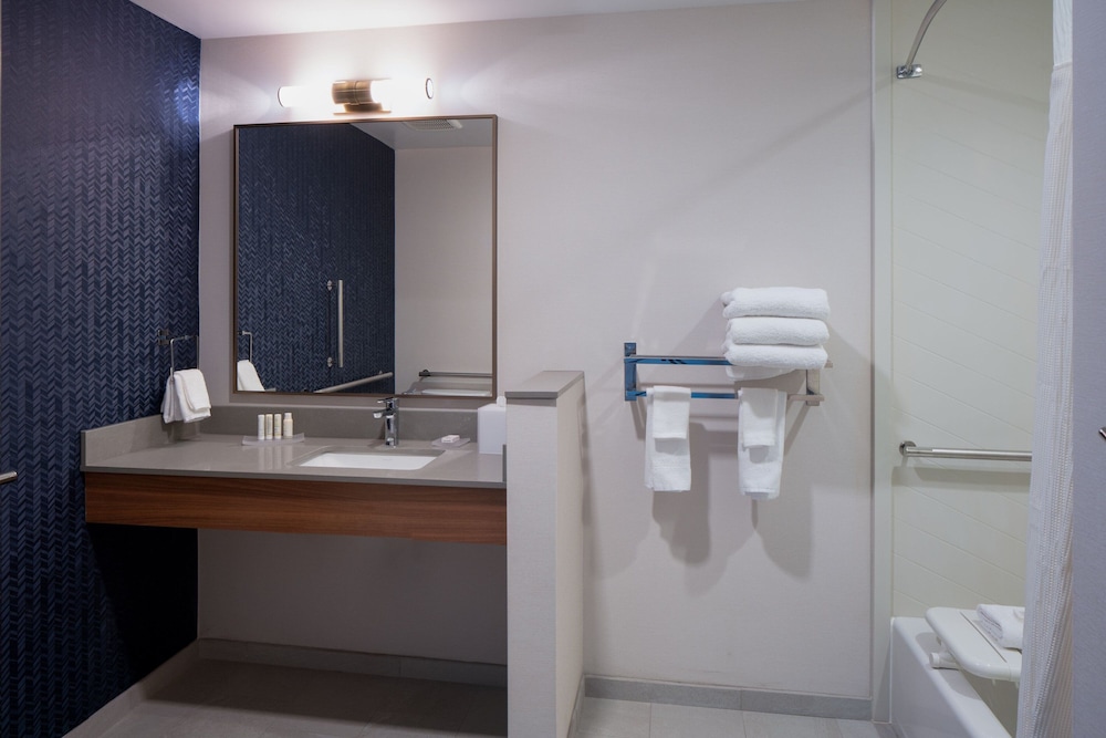 جناح بسرير كينج مع أريكة لذوي الإعاقة، Fairfield Inn & Suites by Marriott Somerset 5/5