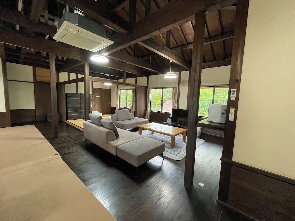 1 Bedroom, Sauna, 10 Futon Beds