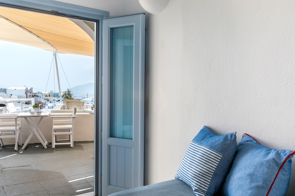 Blue Dolphins Apartments & Suites 36/49