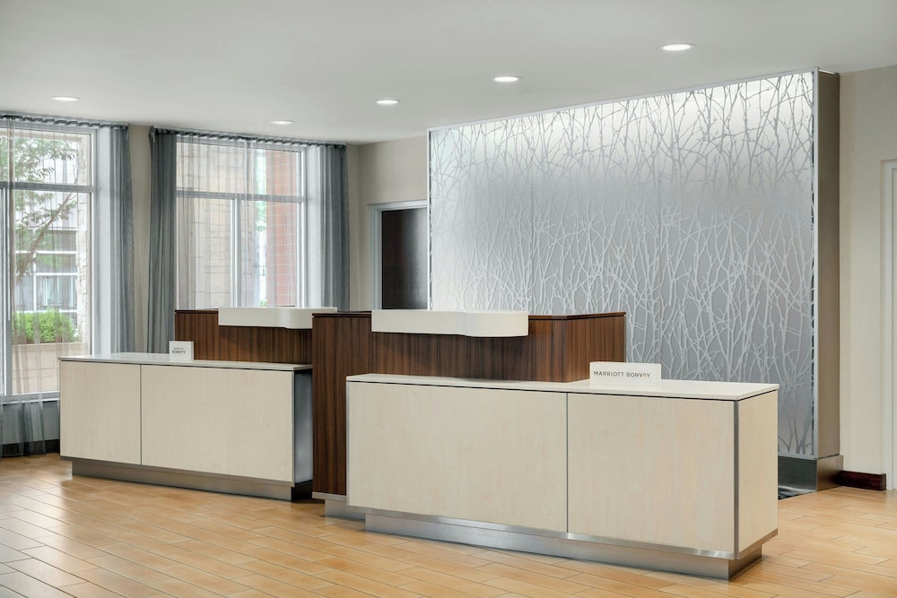 Lobby at FAIRFIELD INN & SUITES CINCINNATI UPTOWN/UNIVERSITY AREA, CINCINNATI - OH