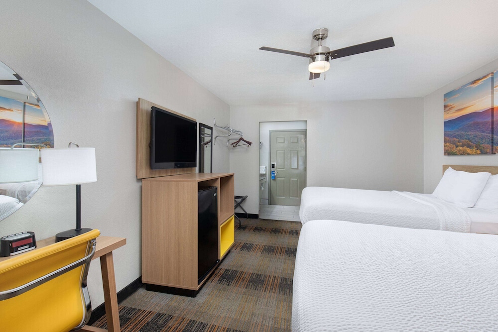 Days Inn by Wyndham Holladay 13/50